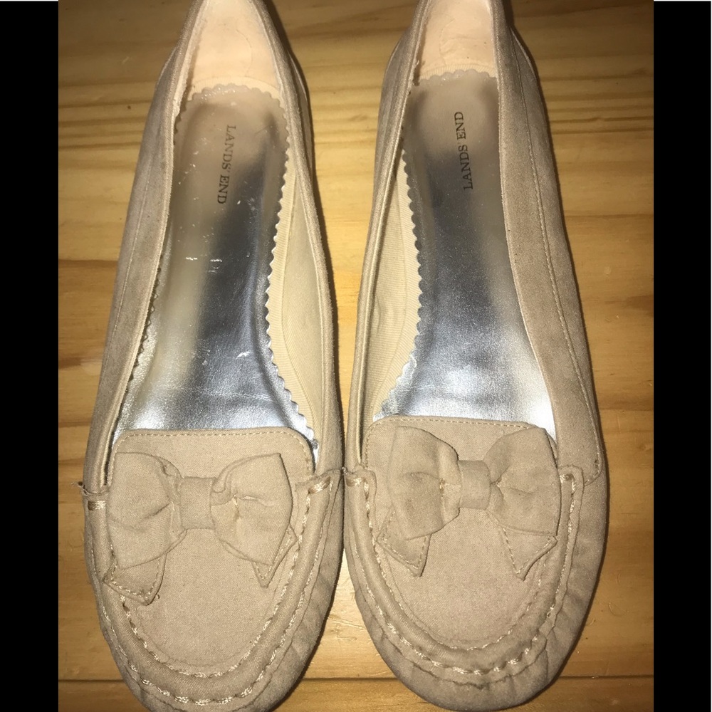 LANDS’ END 5 Moccasin Beige Suede Loafer Flats Bows Driving Shoes EUC